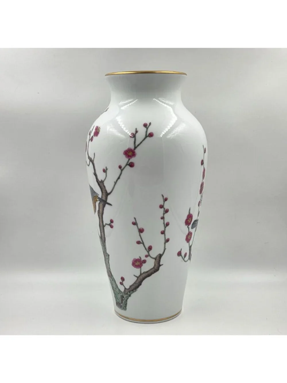 Franklin Mint Wild Birds by Ryu Heralds of Spring Chickadees Vase